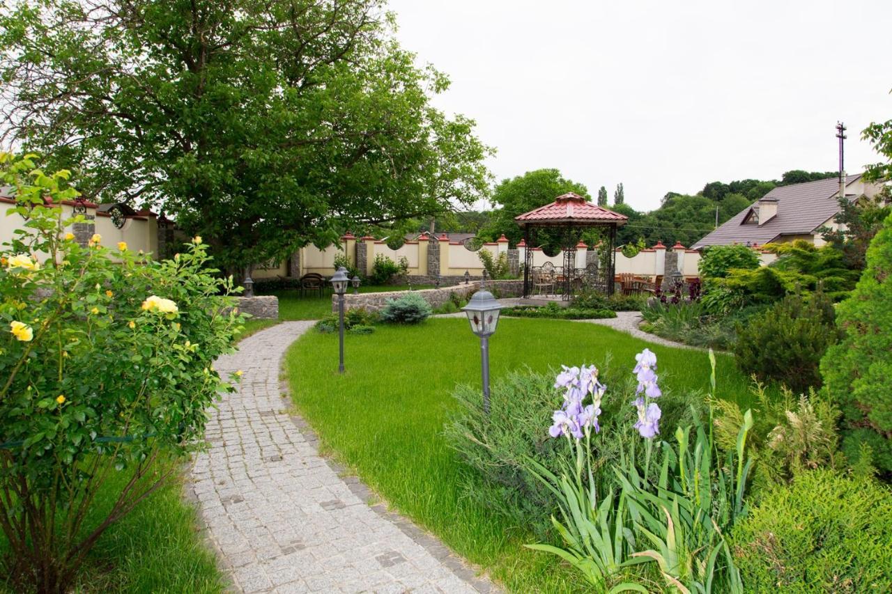 Villa Oselya Киев Екстериор снимка