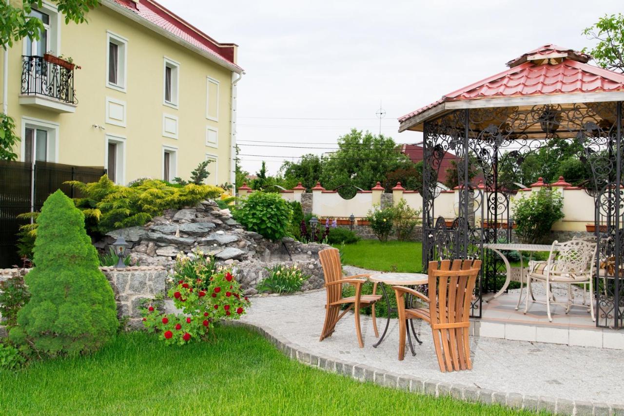 Villa Oselya Киев Екстериор снимка