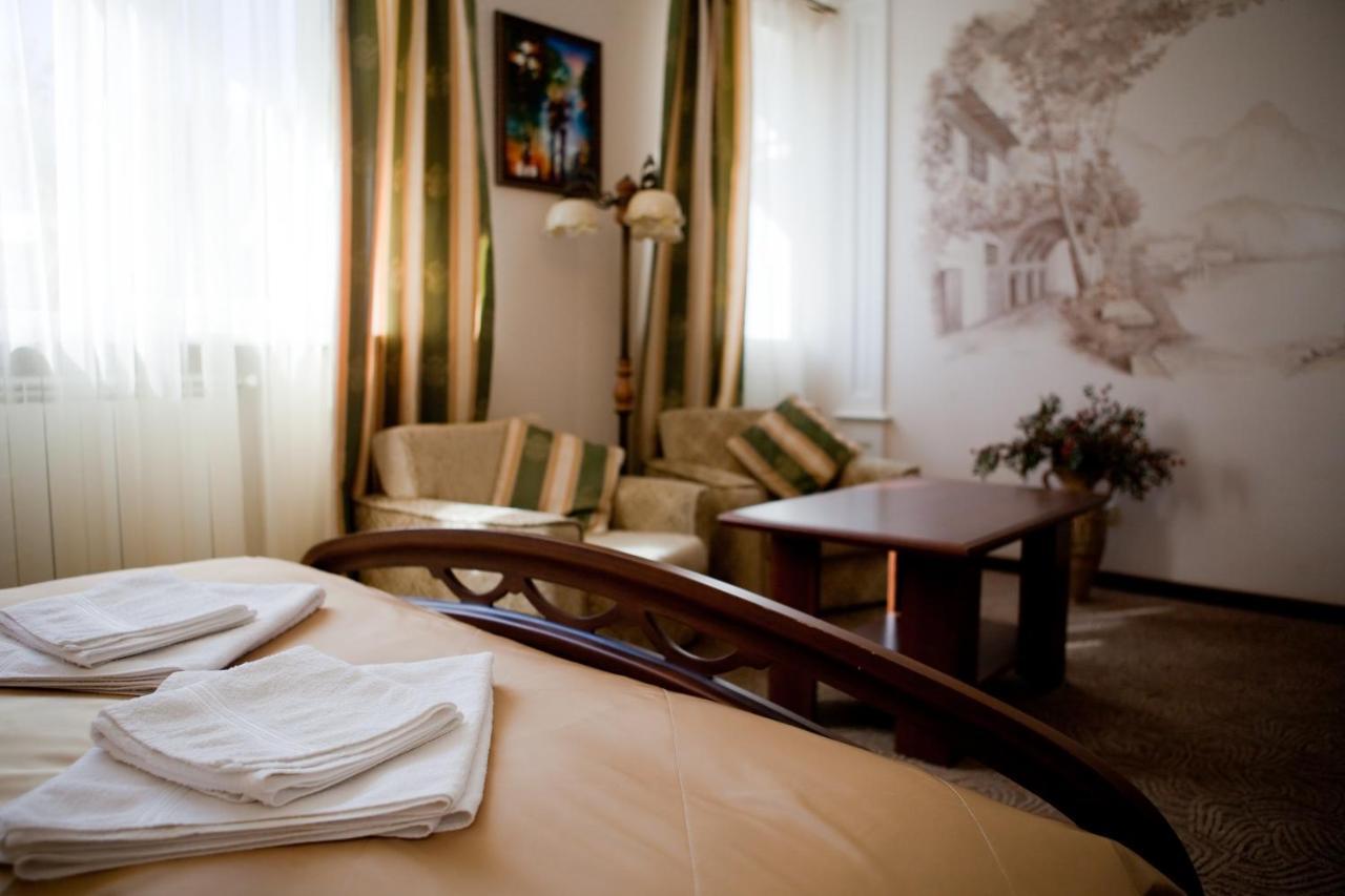 Villa Oselya Киев Екстериор снимка