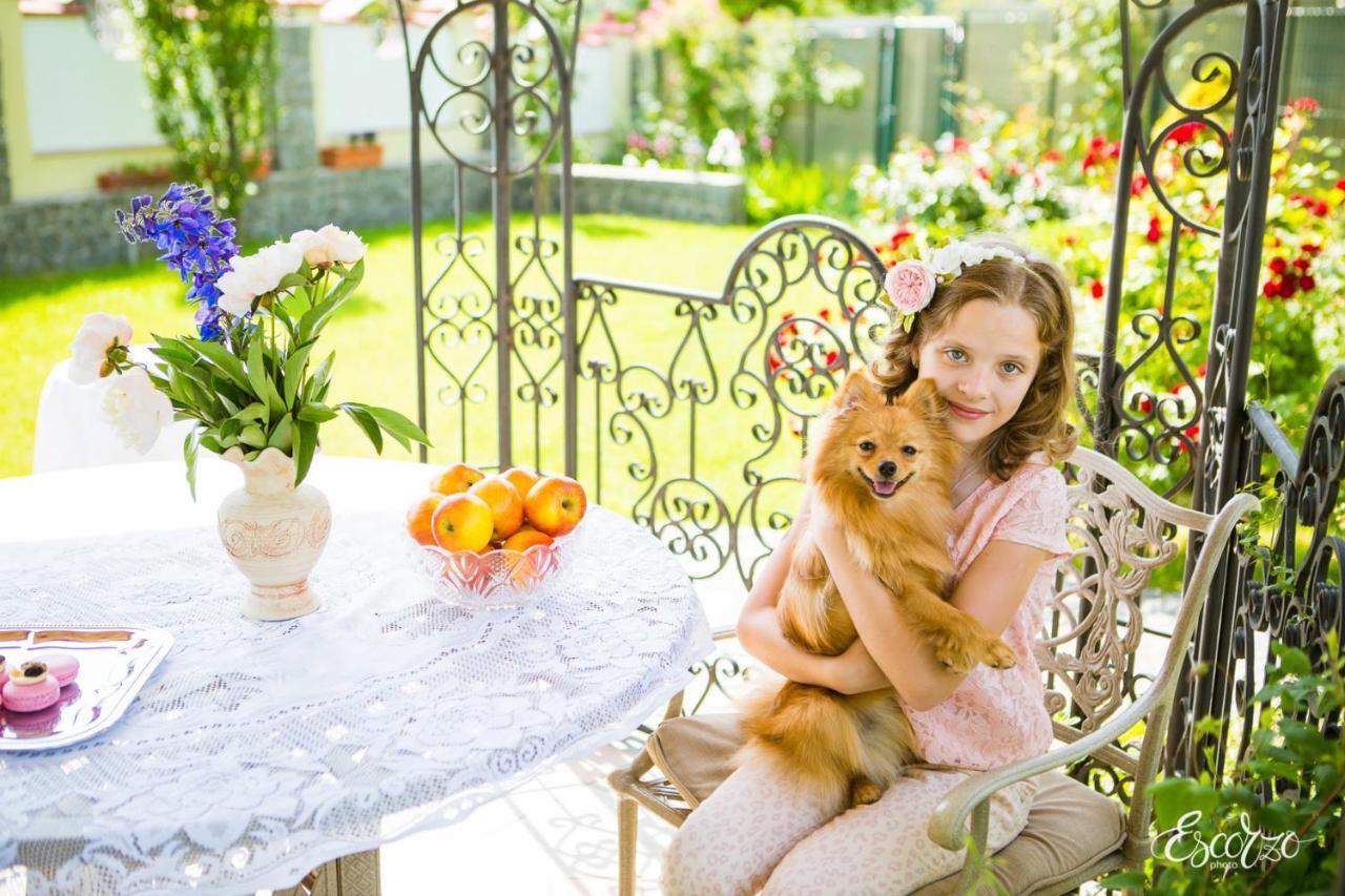 Villa Oselya Киев Екстериор снимка